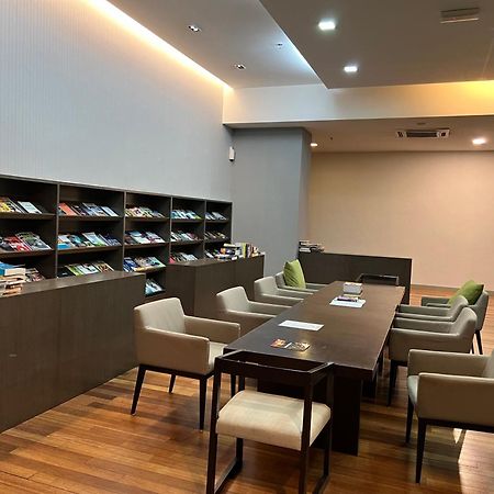 Regalia Service Suites Klcc Skypool Kuala Lumpur Exterior photo