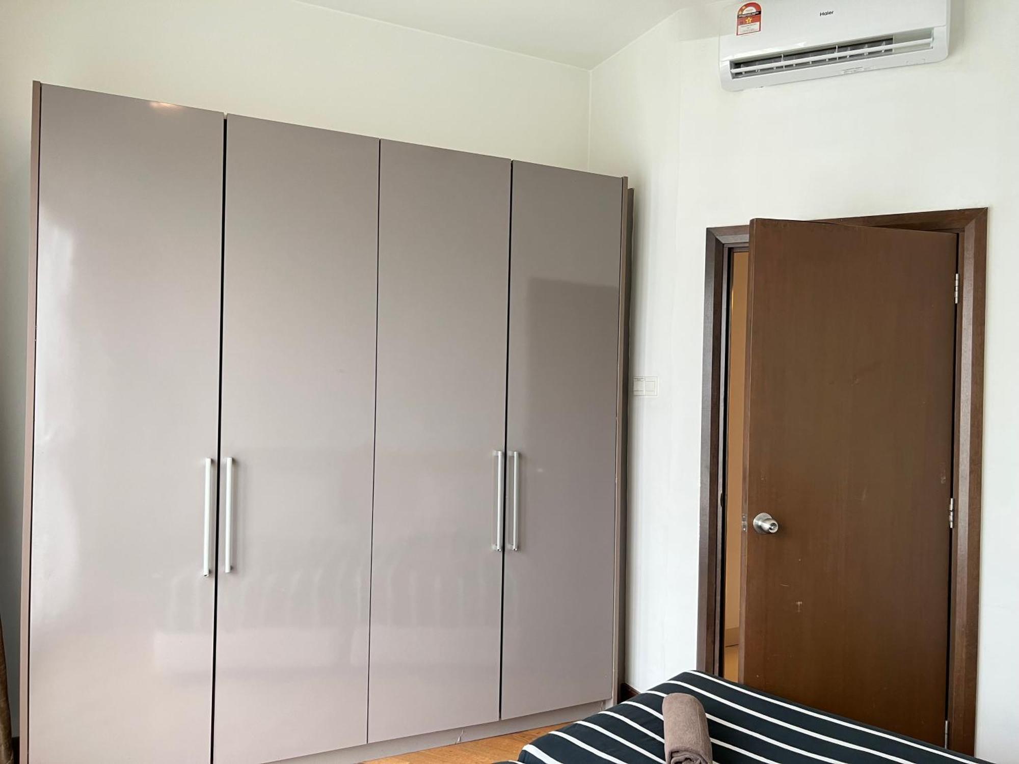 Regalia Service Suites Klcc Skypool Kuala Lumpur Room photo